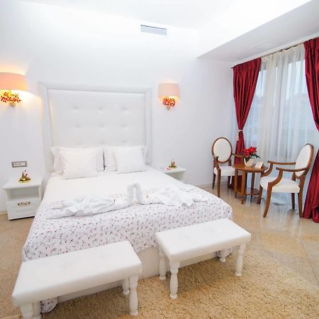 Hotel Dbh Bucarest Extérieur photo