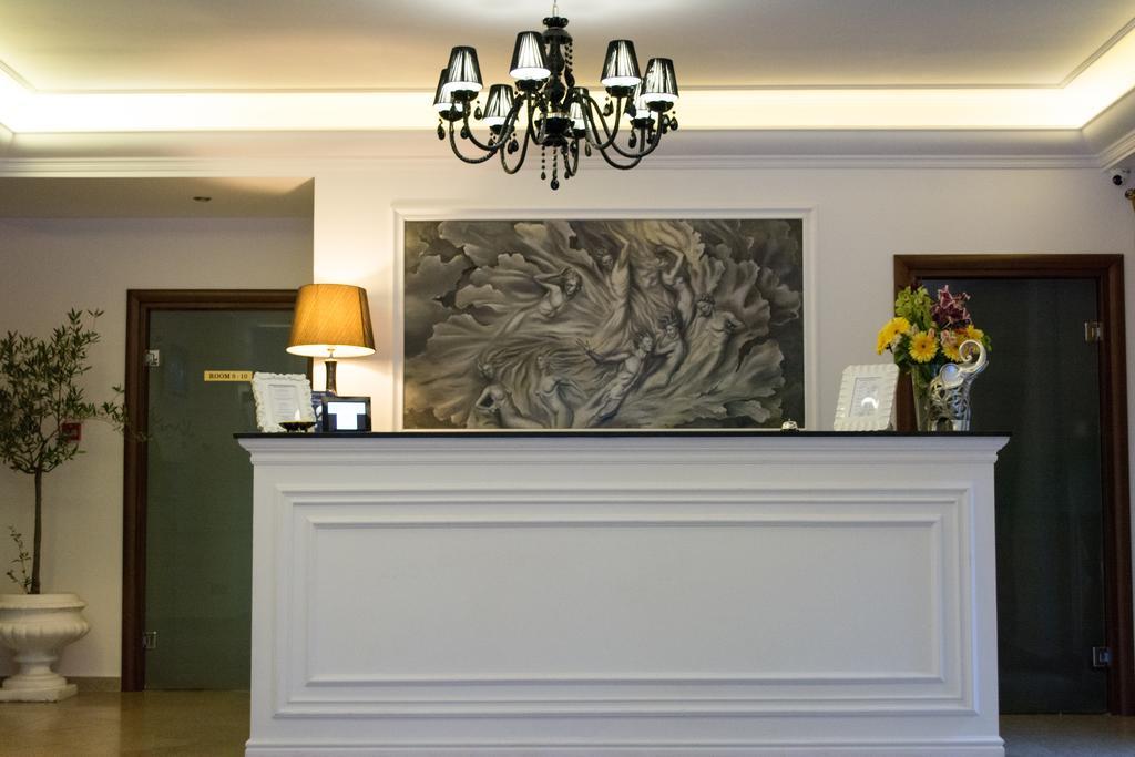 Hotel Dbh Bucarest Extérieur photo