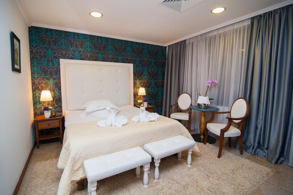 Hotel Dbh Bucarest Extérieur photo