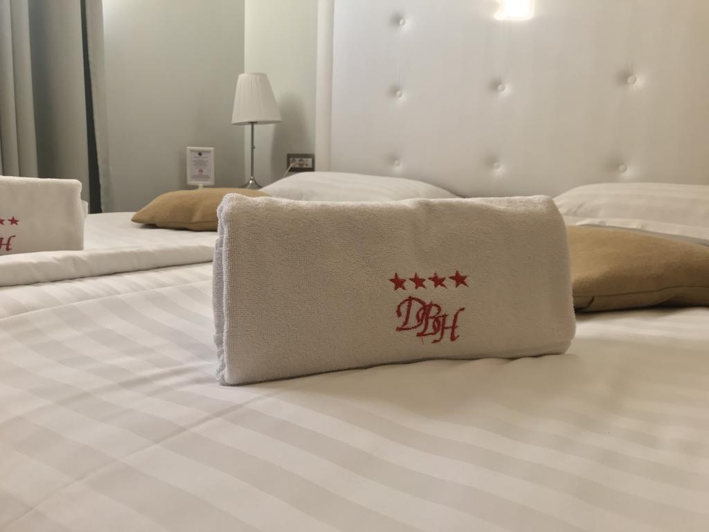 Hotel Dbh Bucarest Extérieur photo
