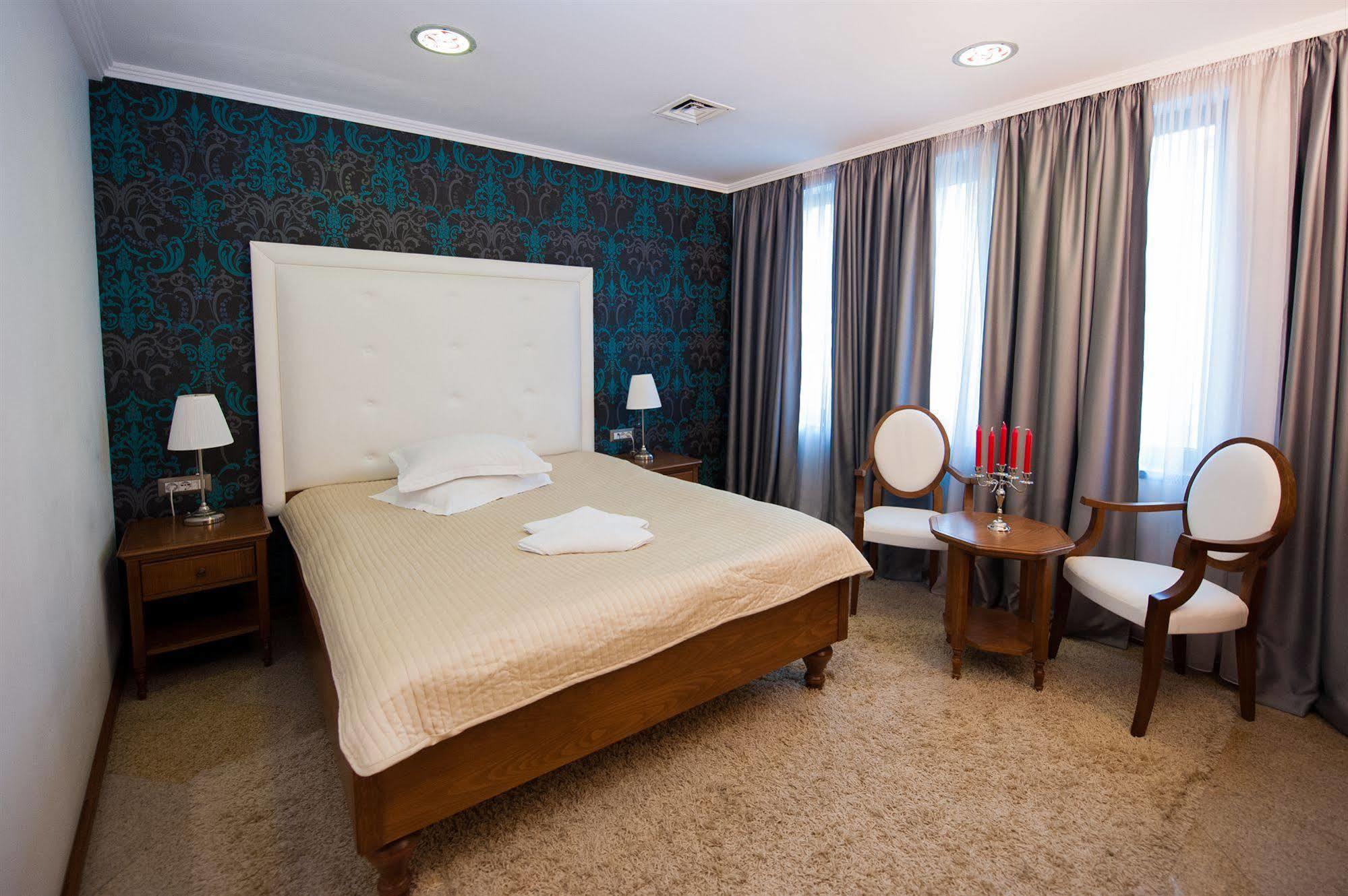 Hotel Dbh Bucarest Extérieur photo
