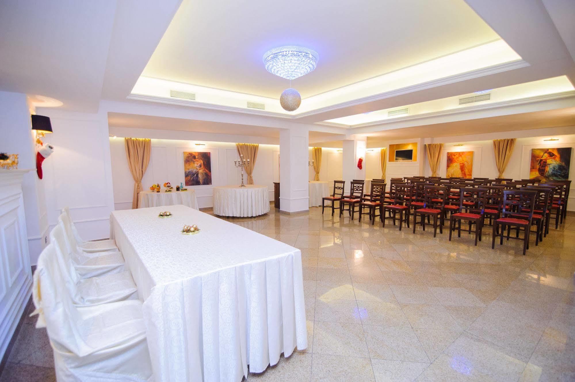 Hotel Dbh Bucarest Extérieur photo