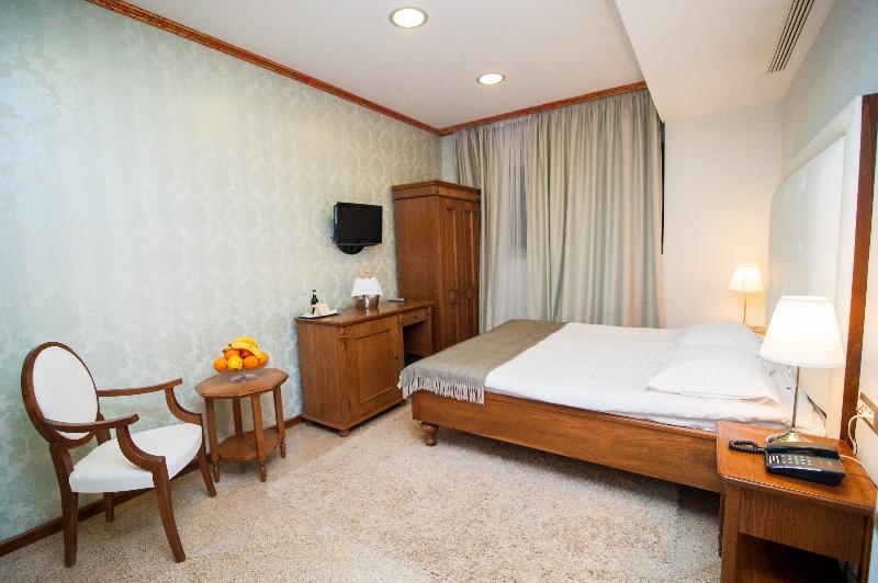 Hotel Dbh Bucarest Extérieur photo