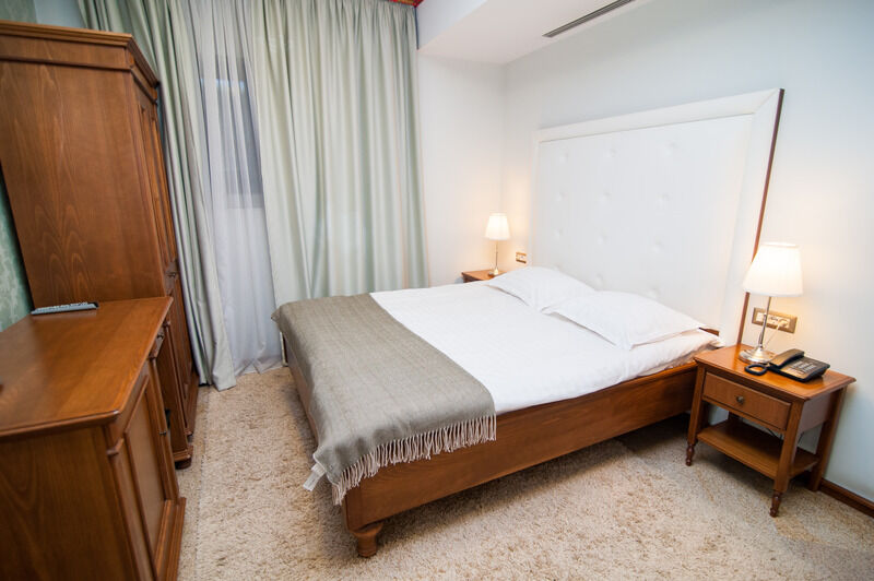 Hotel Dbh Bucarest Extérieur photo